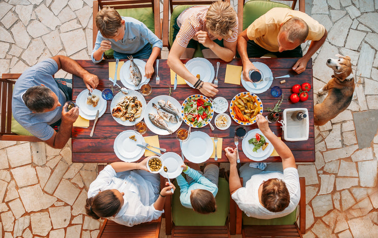 Why the Mediterranean Diet Is the Easiest Way to Eat Well (Especially in Summer)